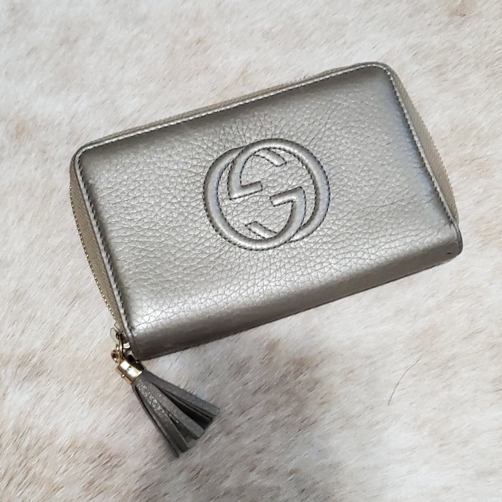 Authentic GUCCI SOHO zip around compact wallet leather